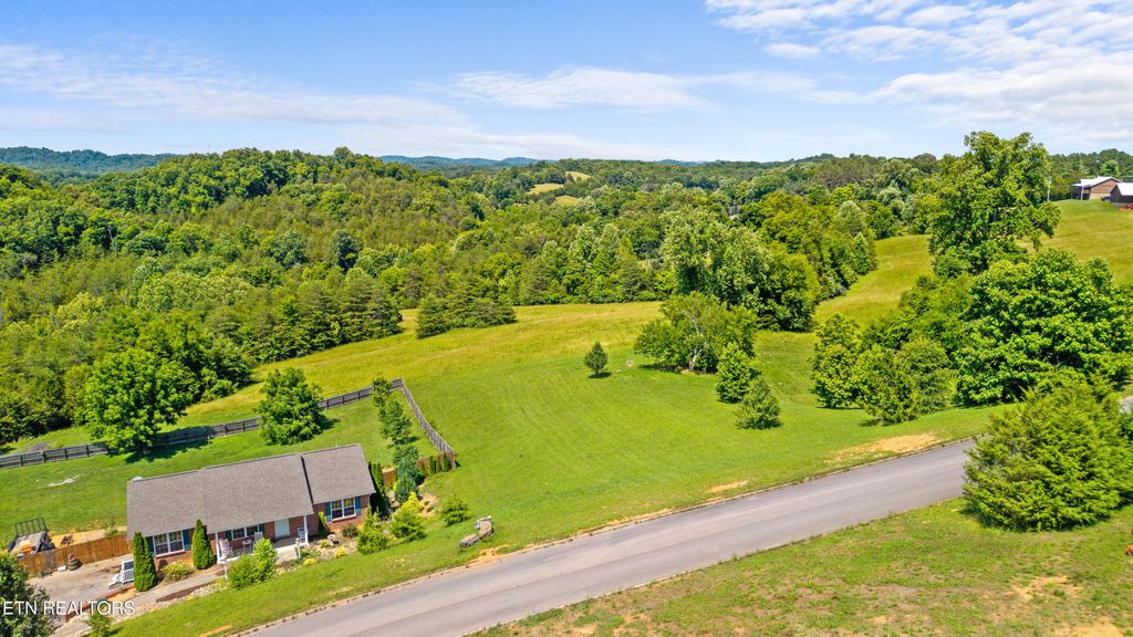 Photo of Atala Tr, Kodak, TN 37764 (MLS # 1344476)