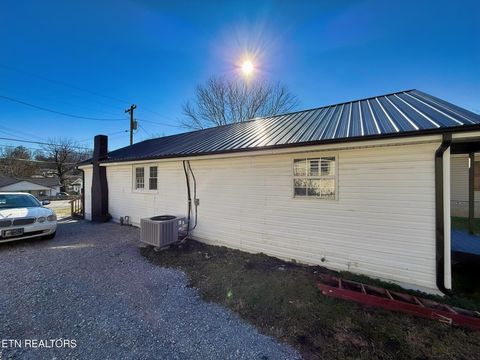 Tiny photo for 509 E Hemlock St, LaFollette, TN 37766 (MLS # 1326290)