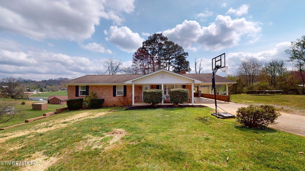 Photo of 1105 Yoakum St, New Tazewell, TN 37825 (MLS # 1257875)