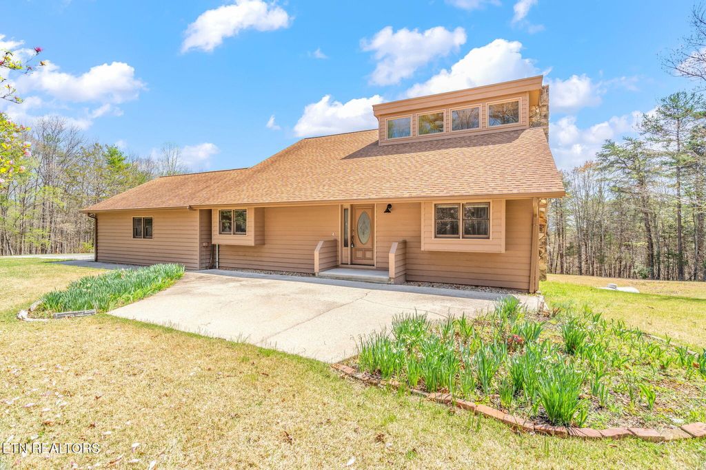 Photo of 204 Harvey Rd, Kingston, TN 37763 (MLS # 1295938)