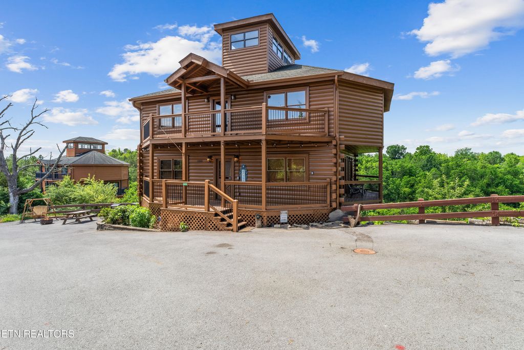 Photo of 2083 Kerr Road Rd, Sevierville, TN 37876 (MLS # 1300405)