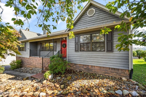 Photo of 900 View Harbour Rd, Knoxville, TN 37934 (MLS # 1358959)