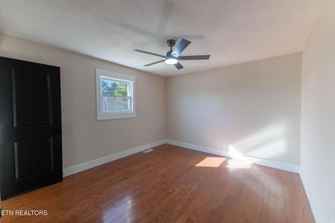 Tiny photo for 781 West Lane, Lenoir City, TN 37771 (MLS # 1325007)