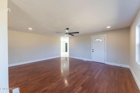 Tiny photo for 781 West Lane, Lenoir City, TN 37771 (MLS # 1325007)