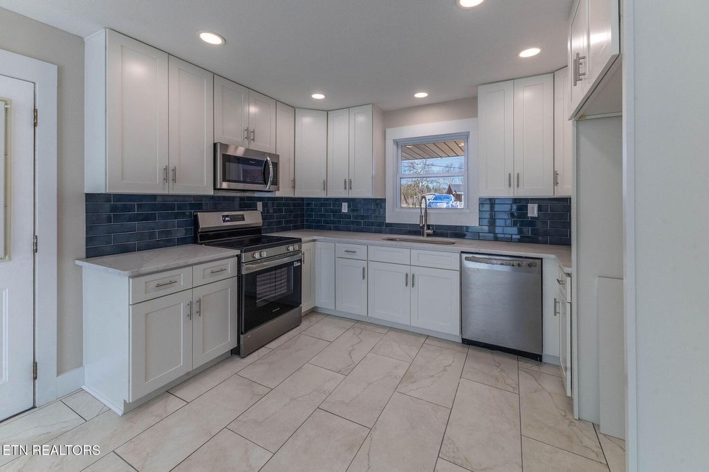 Photo of 781 West Lane, Lenoir City, TN 37771 (MLS # 1325007)