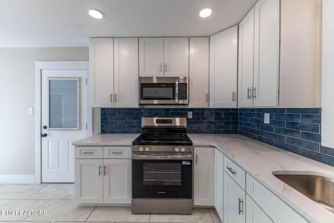 Tiny photo for 781 West Lane, Lenoir City, TN 37771 (MLS # 1325007)