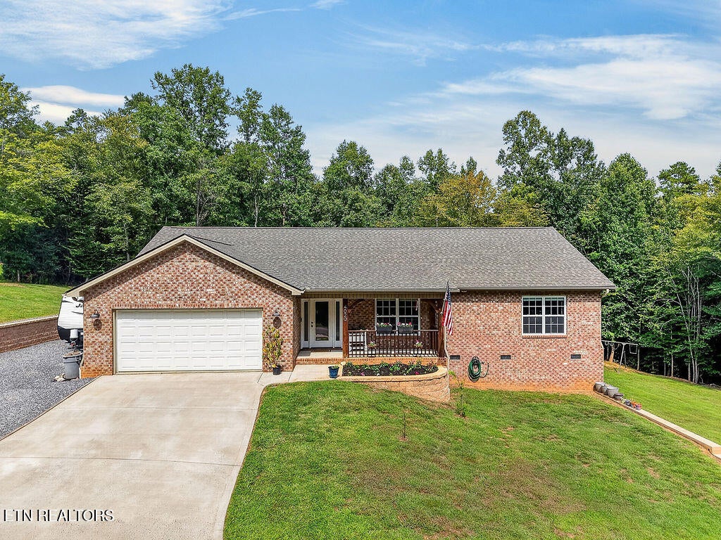 Photo of 4020 Fox Hills Drive, Louisville, TN 37777 (MLS # 1353270)