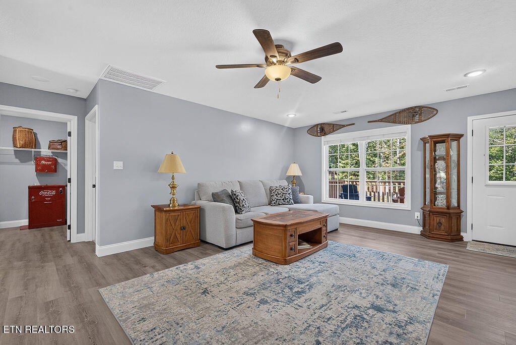 Photo of 4020 Fox Hills Drive, Louisville, TN 37777 (MLS # 1353270)