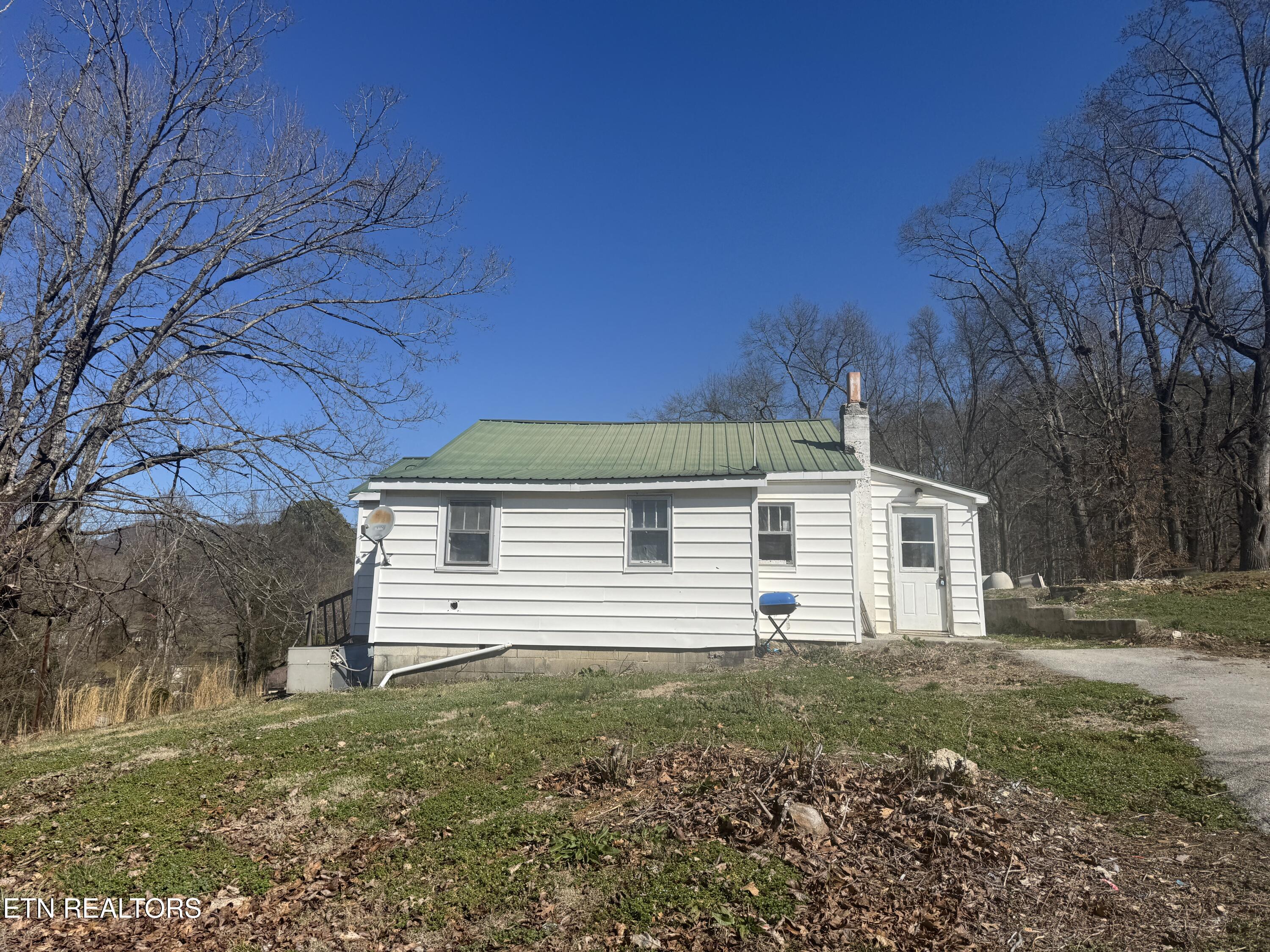 2516 Roseberry Rd