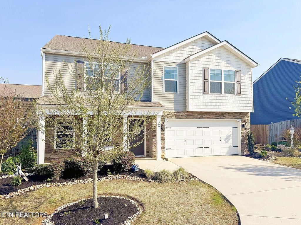 Photo of 509 Creek Bridge Way, Maryville, TN 37804 (MLS # 1335788)