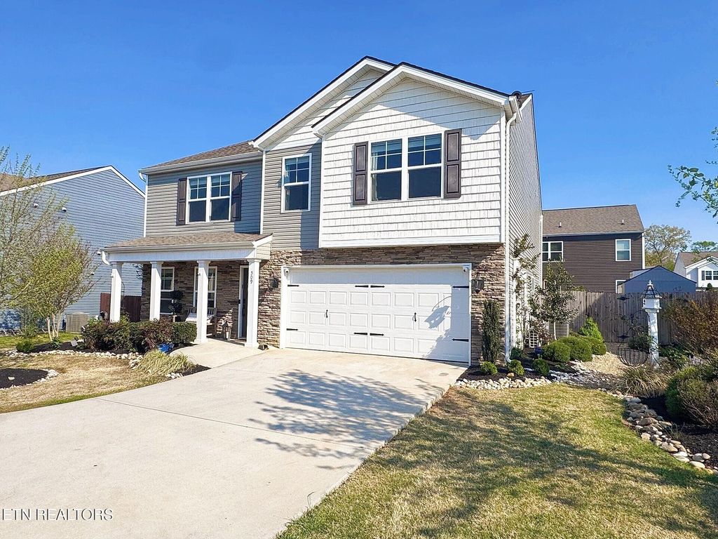 Photo of 509 Creek Bridge Way, Maryville, TN 37804 (MLS # 1335788)