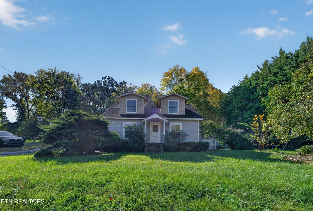 Photo of 4815 Pleasant Ridge Rd, Knoxville, TN 37912 (MLS # 1360577)
