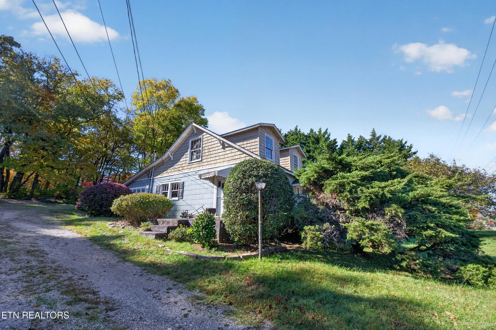 Photo of 4815 Pleasant Ridge Rd, Knoxville, TN 37912 (MLS # 1360577)