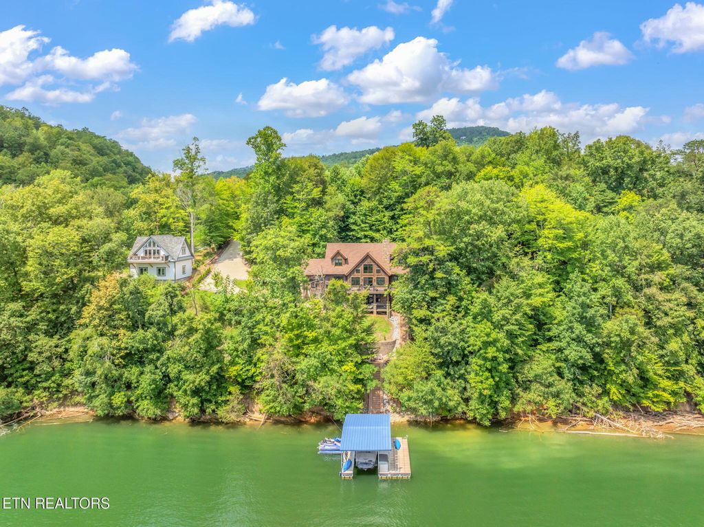 Photo of 168 Rockfish Point, New Tazewell, TN 37825 (MLS # 1310626)