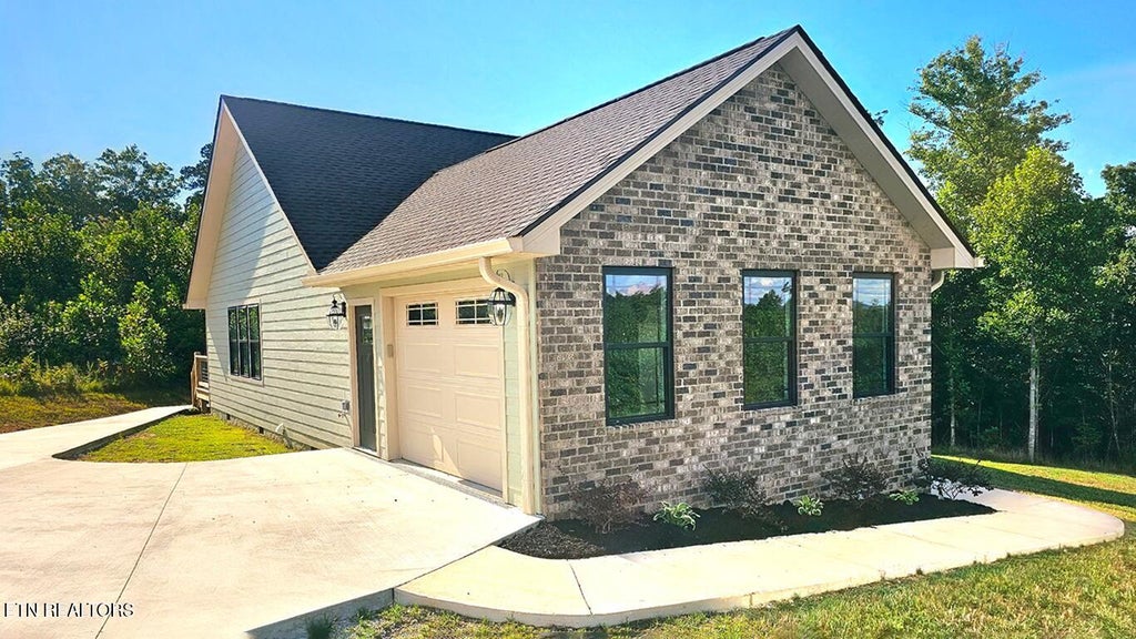 Photo of 783 Elb Private Drive, Huntsville, TN 37756 (MLS # 1341289)