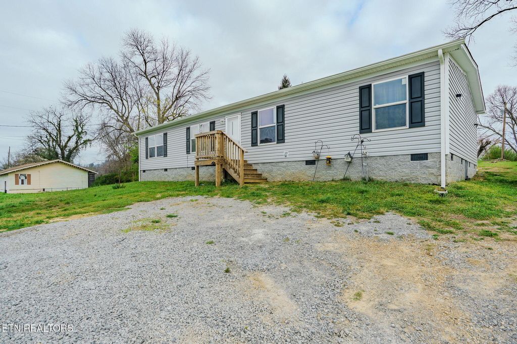 Photo of 1306 W Morris St, Sweetwater, TN 37874 (MLS # 1334914)