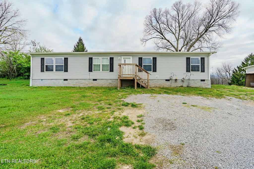 Photo of 1306 W Morris St, Sweetwater, TN 37874 (MLS # 1334914)