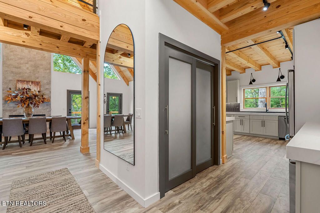 Photo of 4406 Long Rifle Rd, Sevierville, TN 37862 (MLS # 1320313)