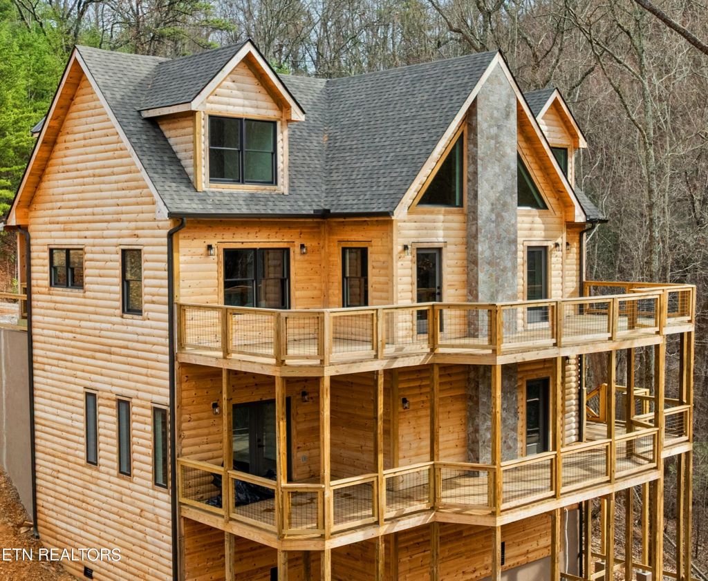 Photo of 4406 Long Rifle Rd, Sevierville, TN 37862 (MLS # 1320313)