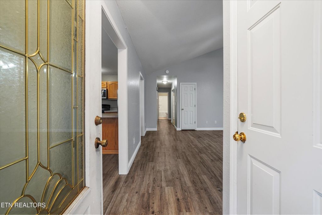 Photo of 105 Pleasant View Drive, Oliver Springs, TN 37840 (MLS # 1329970)