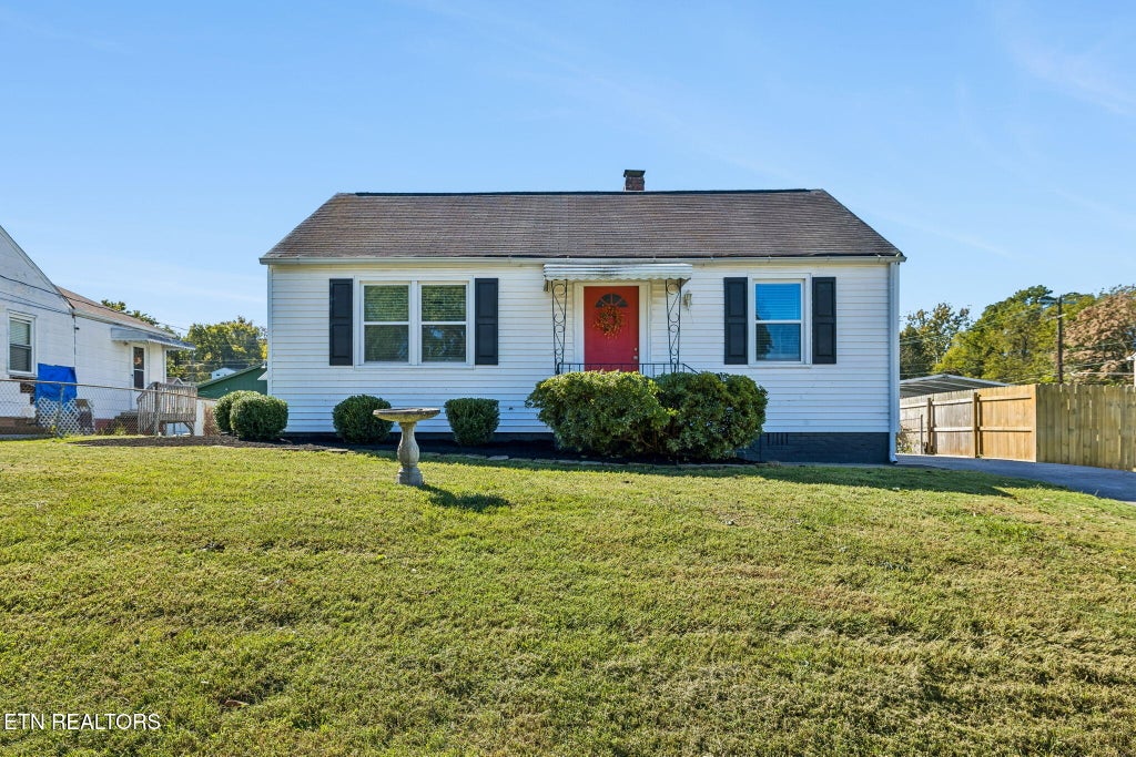 Photo of 1906 Earl Ave, Knoxville, TN 37920 (MLS # 1359556)