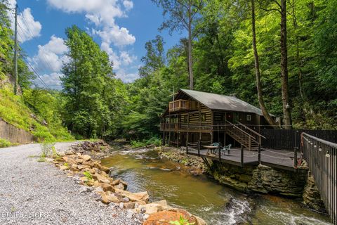 Tiny photo for 2171 Wears Valley Rd, Sevierville, TN 37862 (MLS # 1348952)