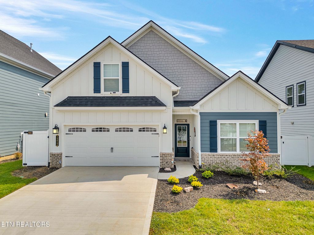 Photo of 1212 Fort Craig Tr, Maryville, TN 37803 (MLS # 1316987)