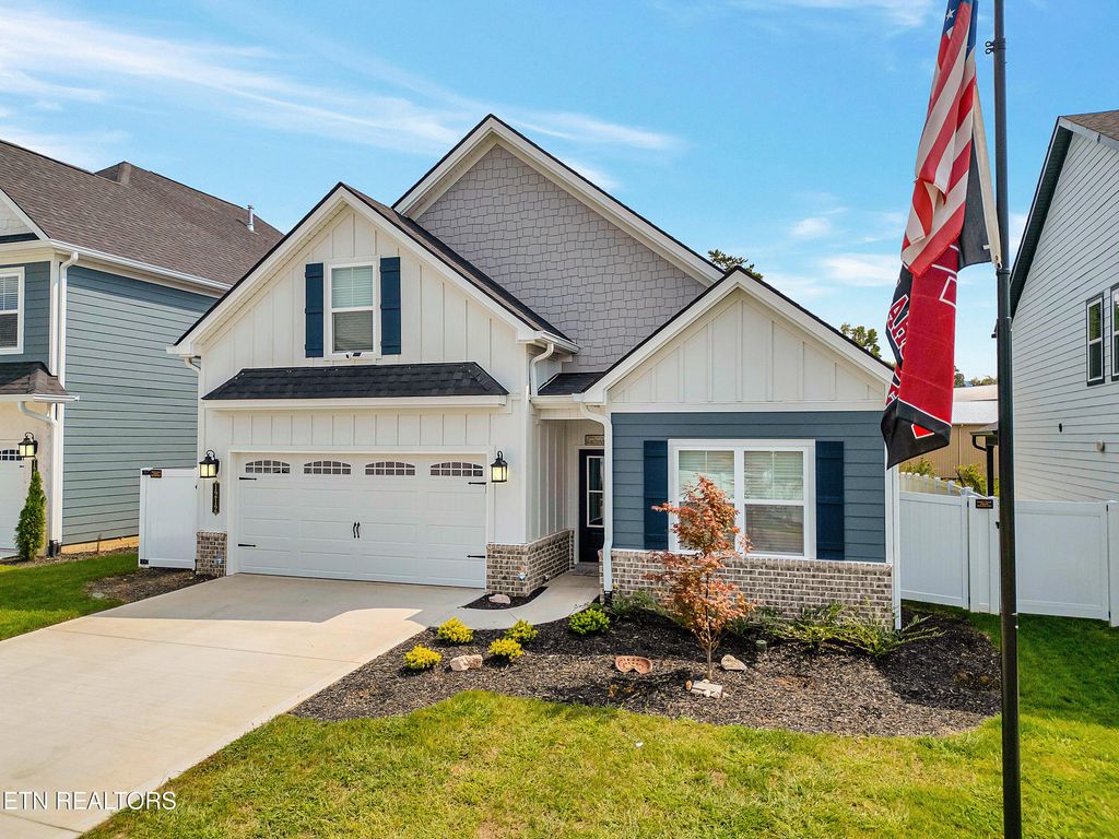 Photo of 1212 Fort Craig Tr, Maryville, TN 37803 (MLS # 1316987)