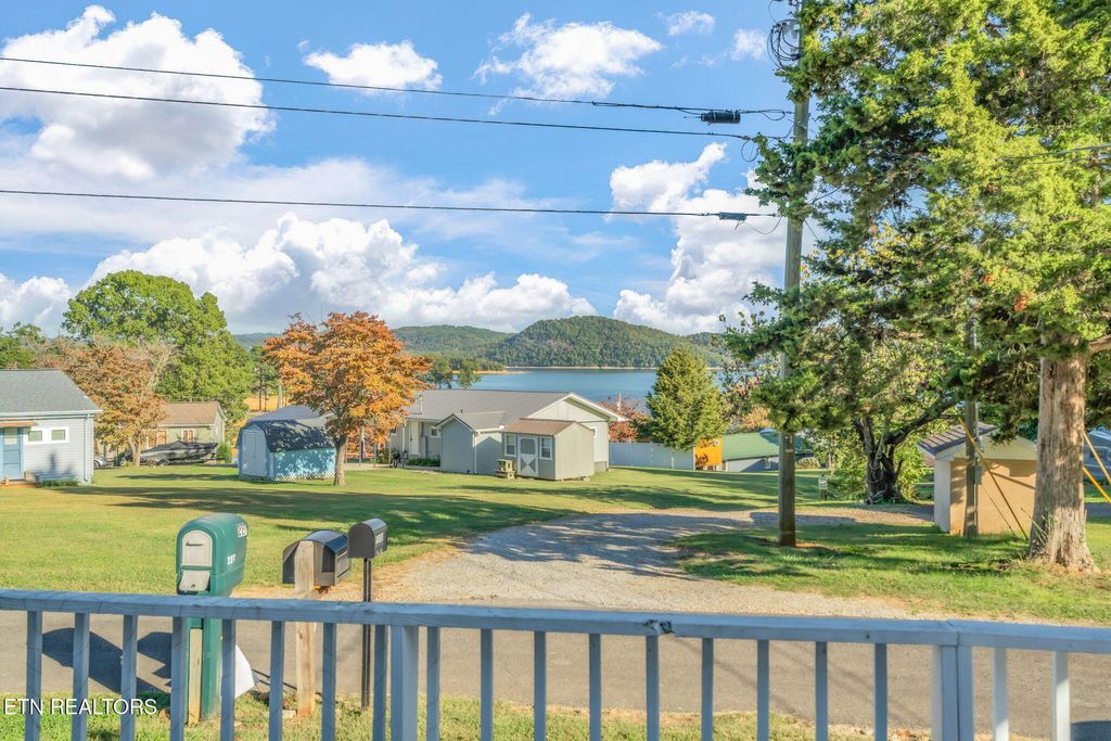 Photo of 227 Clearview St, Rutledge, TN 37861 (MLS # 1318740)