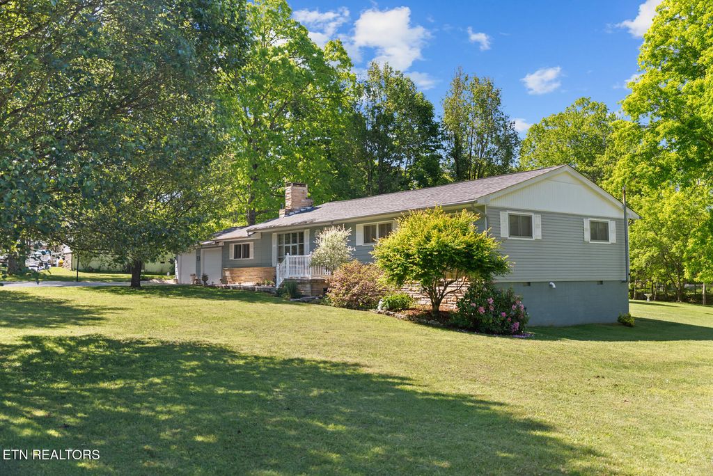 Photo of 405 Halstead Drive, Crossville, TN 38555 (MLS # 1340333)