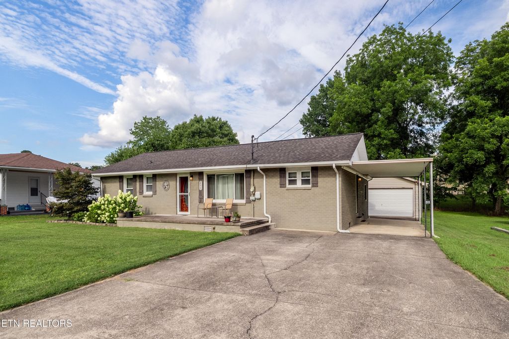 Photo of 213 Willowbrook Drive, Kingston, TN 37763 (MLS # 1311868)