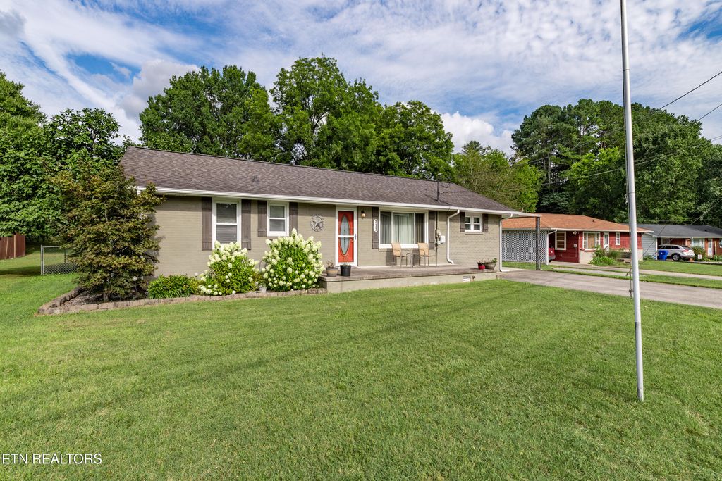 Photo of 213 Willowbrook Drive, Kingston, TN 37763 (MLS # 1311868)