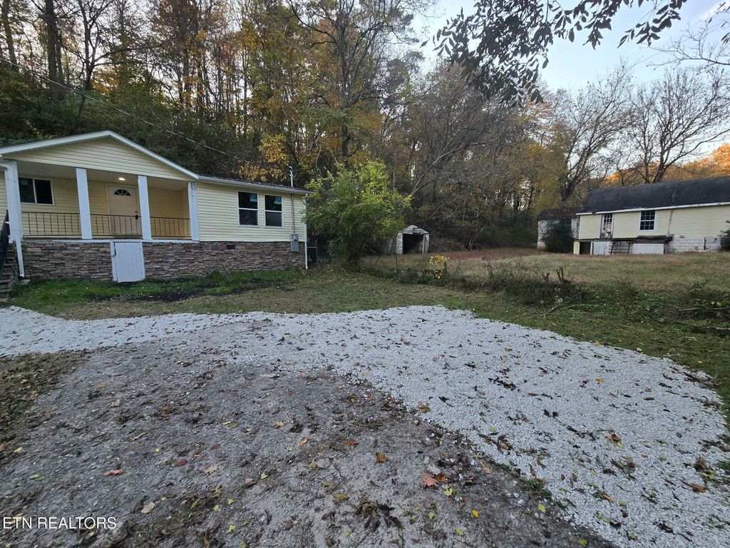 Photo of 512 Spring St, Clinton, TN 37716 (MLS # 1320733)