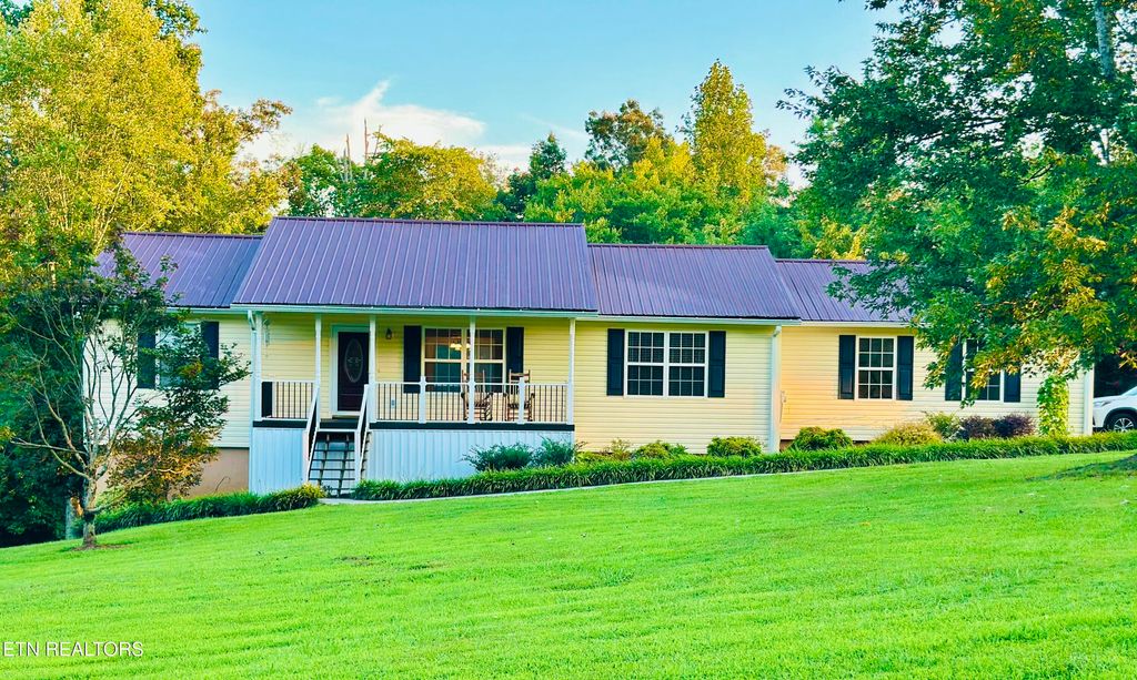 Photo of 275 Dogwood Tr, Sweetwater, TN 37874 (MLS # 1312434)