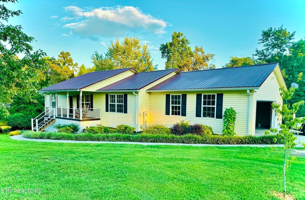 Photo of 275 Dogwood Tr, Sweetwater, TN 37874 (MLS # 1312434)