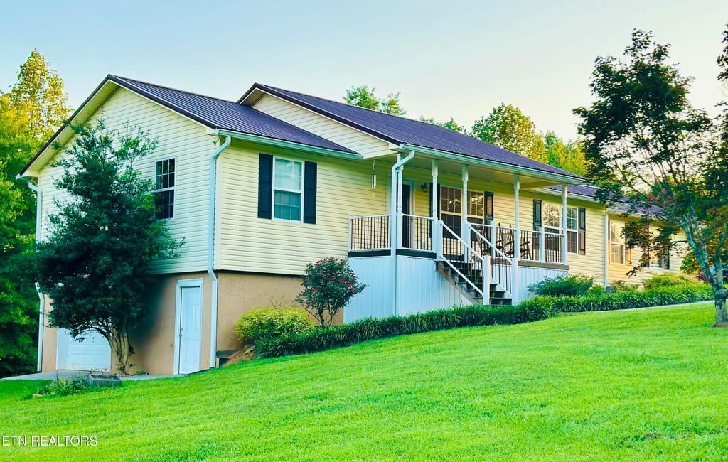 Photo of 275 Dogwood Tr, Sweetwater, TN 37874 (MLS # 1312434)