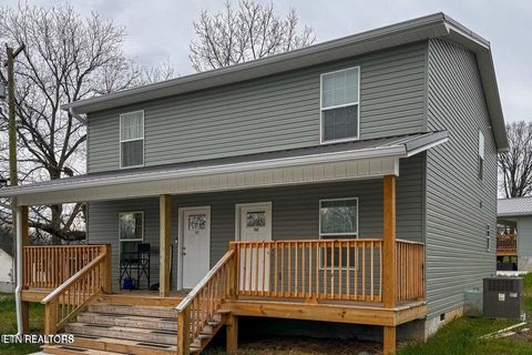 141/143 Oak Street Athens TN 37303