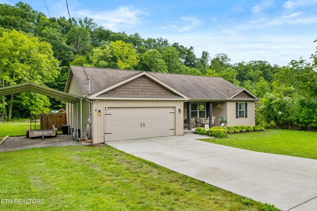 Photo of 3167 W Wolf Valley Rd, Clinton, TN 37716 (MLS # 1302830)