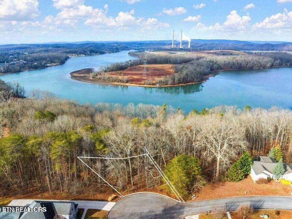 Photo of 130 Lakeview Drive, Harriman, TN 37748 (MLS # 1312834)
