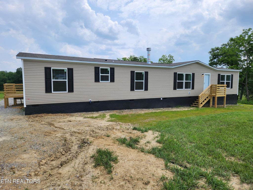 Photo of 1450 Pennsylvania Ave, Jamestown, TN 38556 (MLS # 1319324)