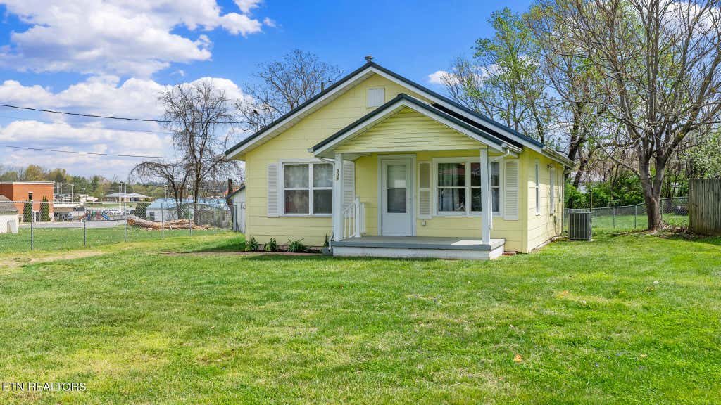 Photo of 304 Ridgelawn Ave, Morristown, TN 37814 (MLS # 1296167)