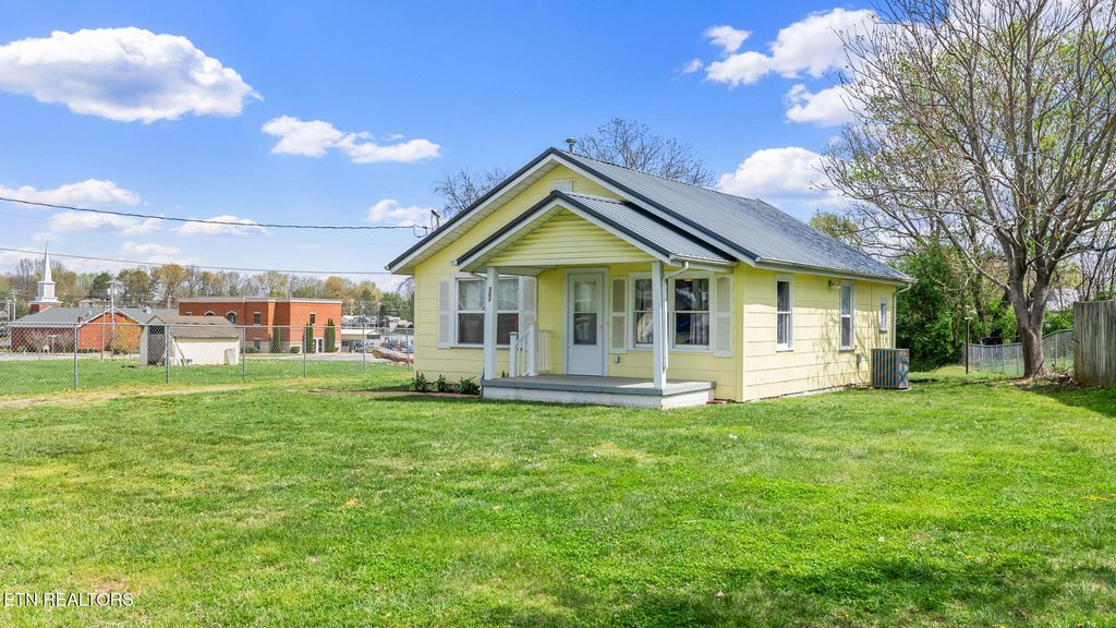 Photo of 304 Ridgelawn Ave, Morristown, TN 37814 (MLS # 1296167)