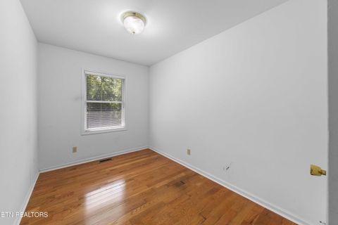 Tiny photo for 106 Balboa Drive, Rockwood, TN 37854 (MLS # 1349050)