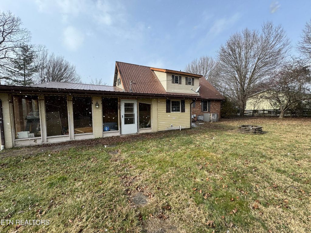 Photo of 233 Hickory Mill Rd, Huntsville, TN 37756 (MLS # 1288794)