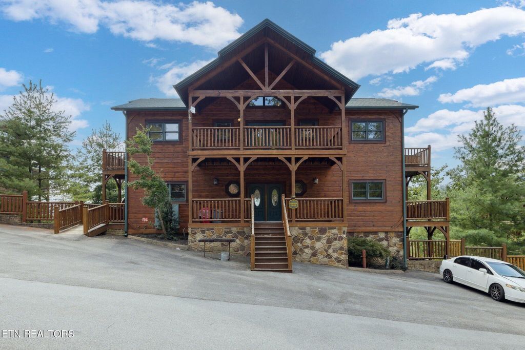 Photo of 780 Park Vista Way Way, Gatlinburg, TN 37738 (MLS # 1313177)