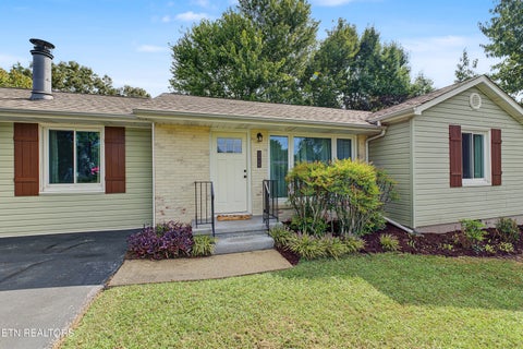 Tiny photo for 5408 Stoneoak Lane, Knoxville, TN 37920 (MLS # 1355861)