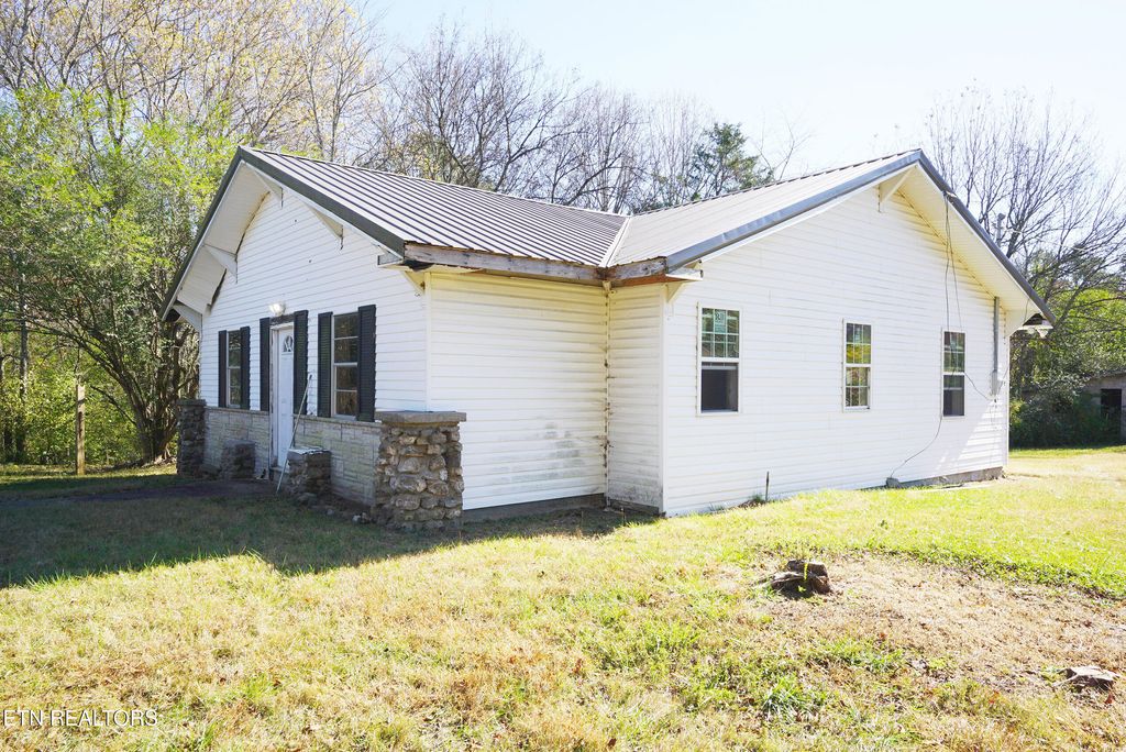 Photo of 182 County Road 900, Etowah, TN 37331 (MLS # 1322094)