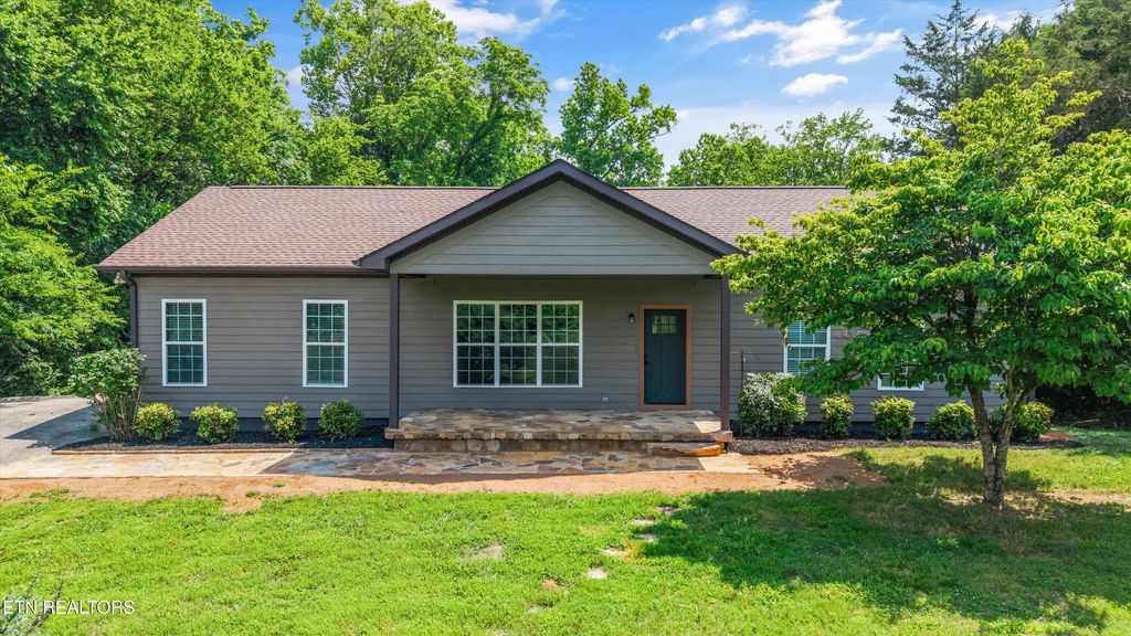 Photo of 1468 River Rd, Kingston, TN 37763 (MLS # 1304486)