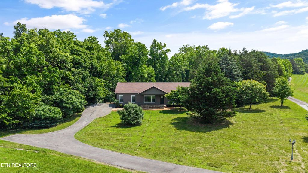 Photo of 1468 River Rd, Kingston, TN 37763 (MLS # 1304486)