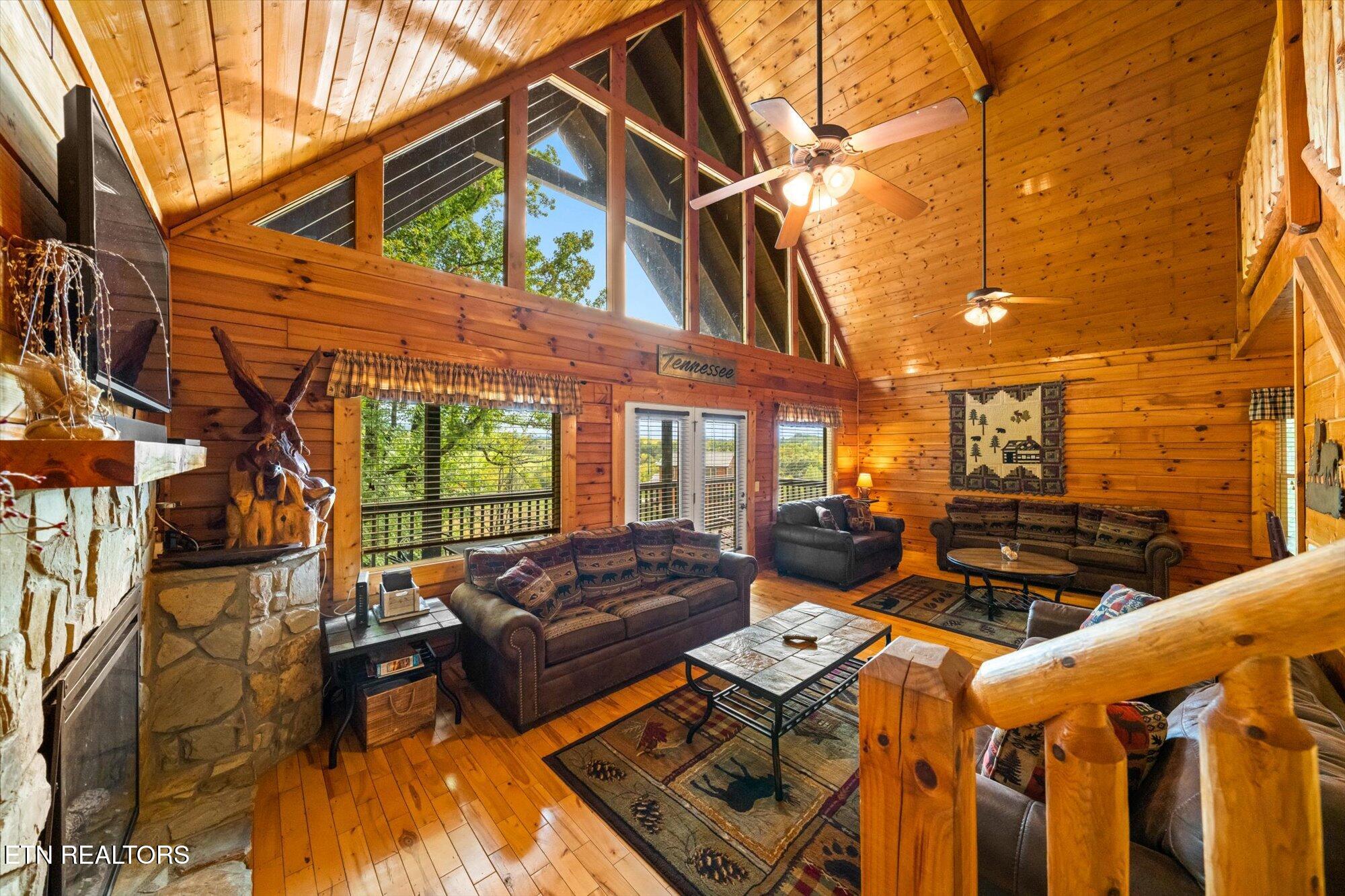 1544 Rainbow Ridge